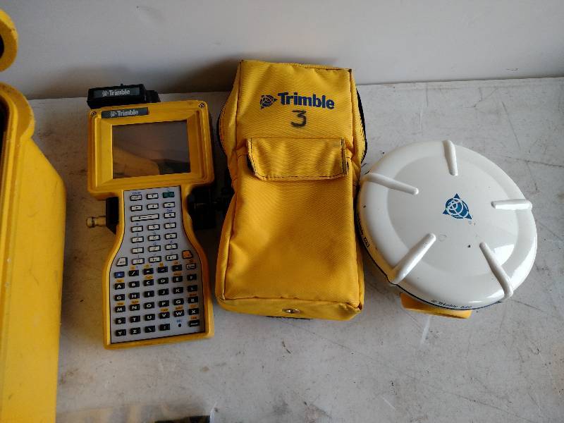 lot 179 image: Trimble R8 5800 ...
