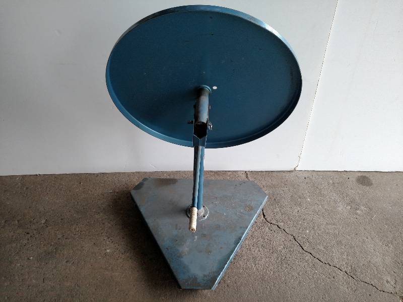 lot 187 image: Tilt-Top Hose Handler...