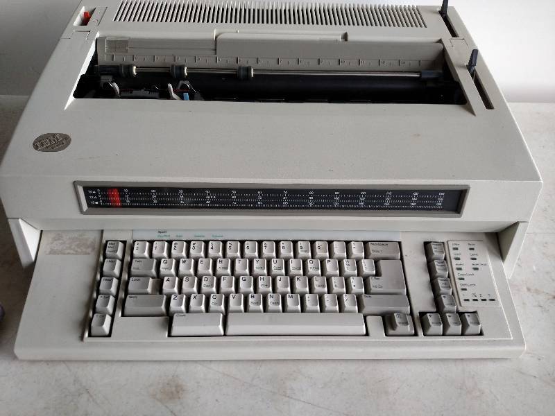 lot 227 image: IBM Wheelwriter 10 Series II Typewr...