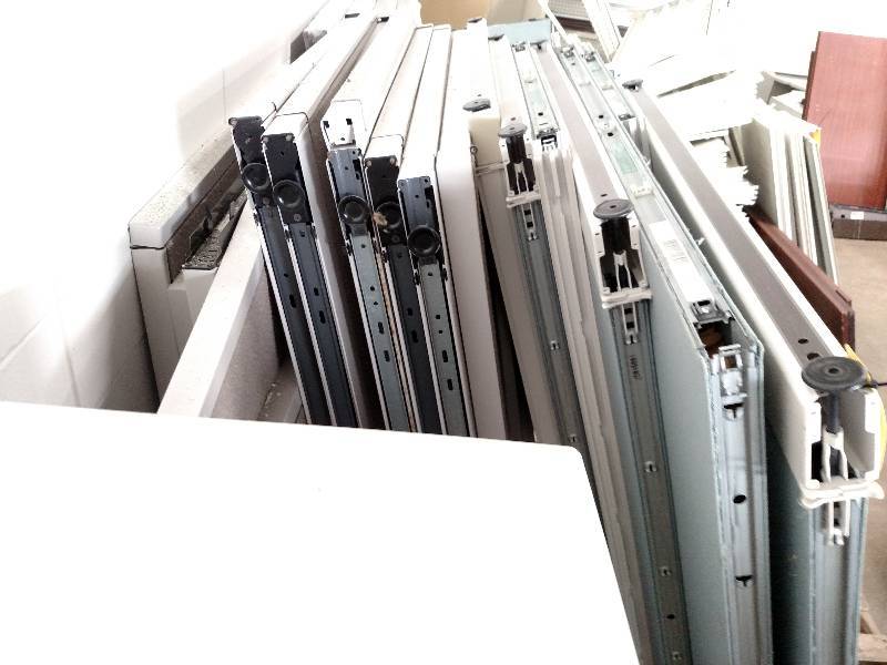 lot 238 image: Asstd Office Cubicle Components (D...