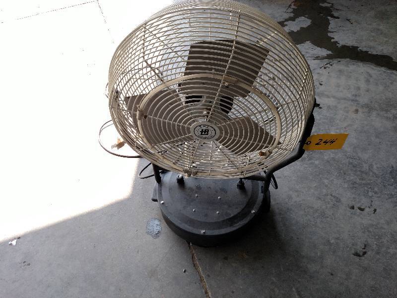 lot 244 image: TPI Industrial Misting Fan, Works...