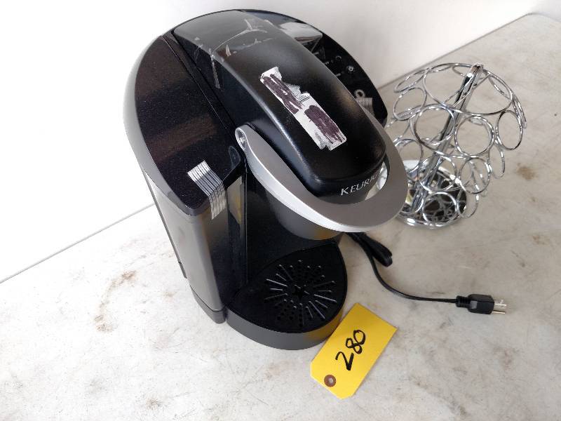 lot 280 image: Keurig B40 Coffee Maker with Pod Ra...