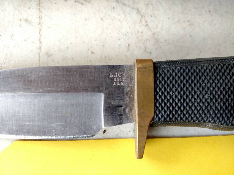 lot 305 image: Buck Knife...