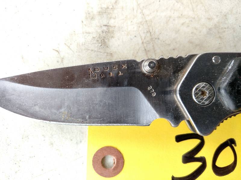 lot 306 image: Buck Knife...
