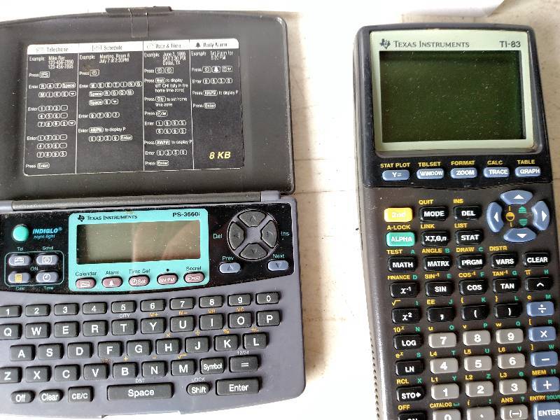 lot 322 image: Clock & (2) Calculators...