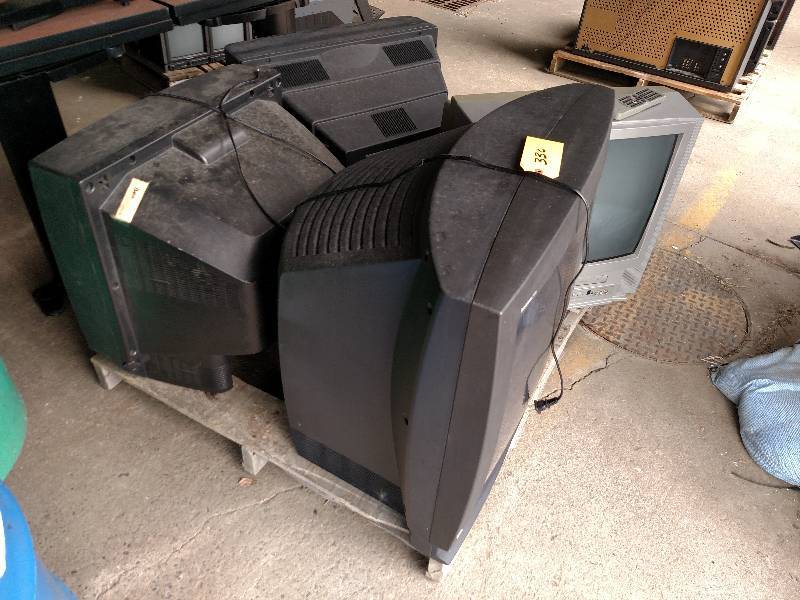 lot 330 image: (4) TVs...