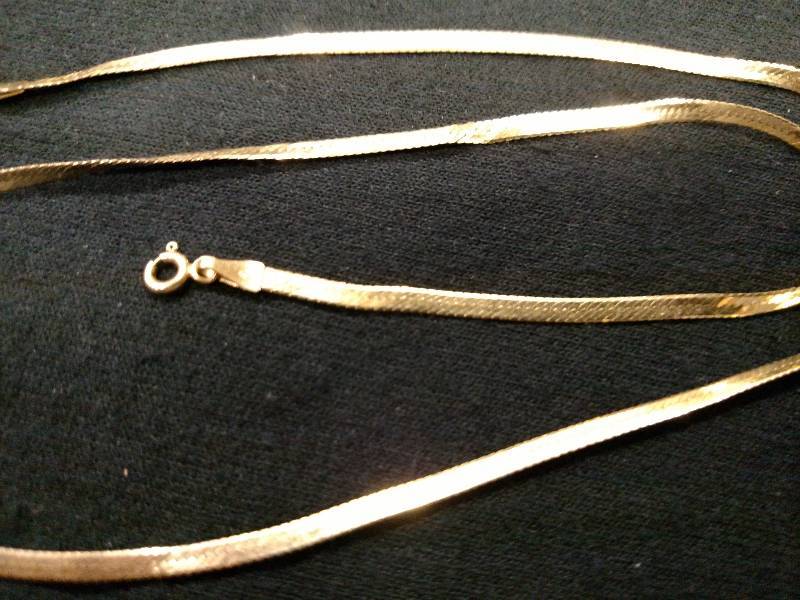 lot 333 image: 20 14 Karat Gold Chain...