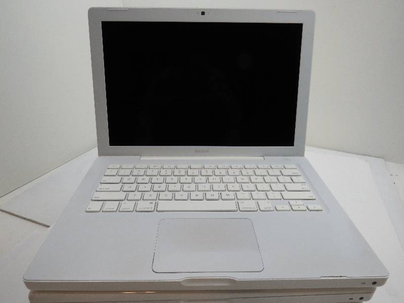 lot 4 image: LOT OF 5 MACBOOK LAPTOP COMPUTER 2008