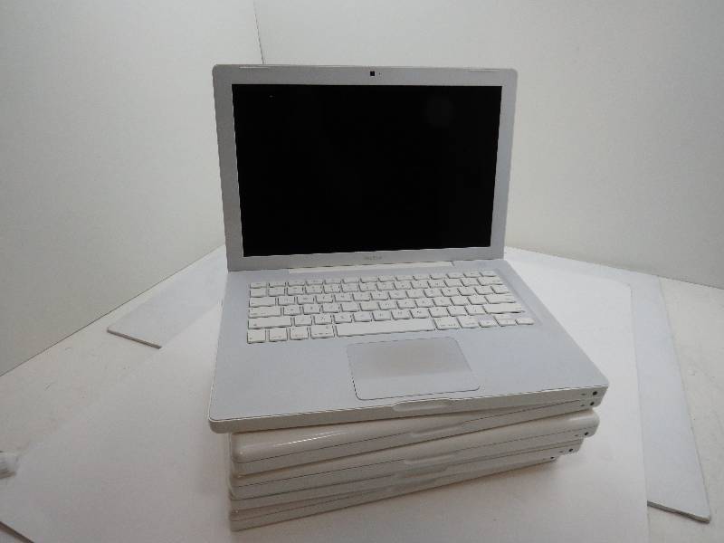 lot 12 image: LOT OF 5 MacBook LAPTOP COMPUTERS 2008 MODEL
