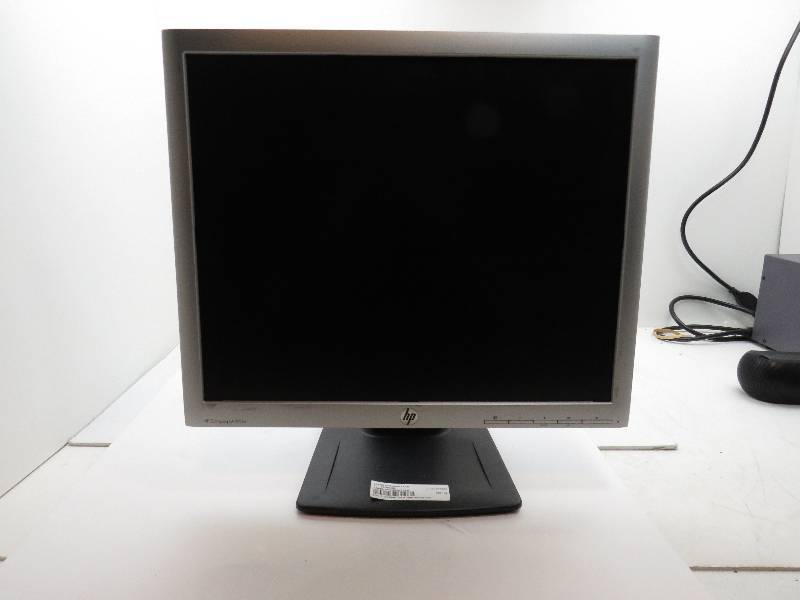 lot 14 image: HP COMPAQ LA1956 19 MONITOR