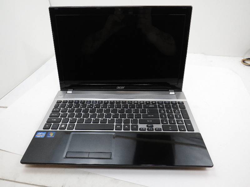 lot 43 image: ACER ASPIRE V3-571-6849 LAPTOP COMPUTER