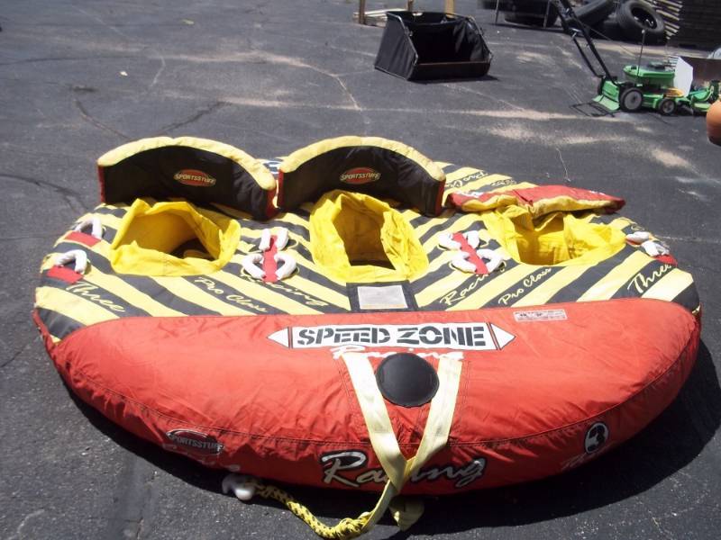 lot 12 image: Three Person Towable