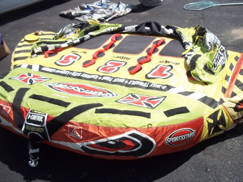 lot 18 image: Sports Stuff Chariot Warbird Towable