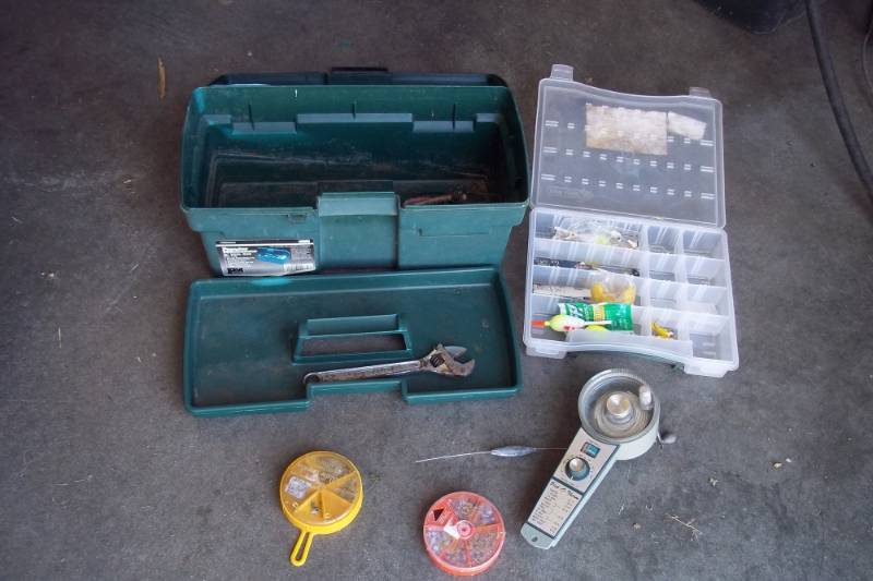 lot 34 image: Fishing Thermometer, Tackle box and tool box