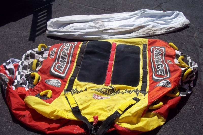 lot 36 image: Rampage Towable cover and inflatable bladder