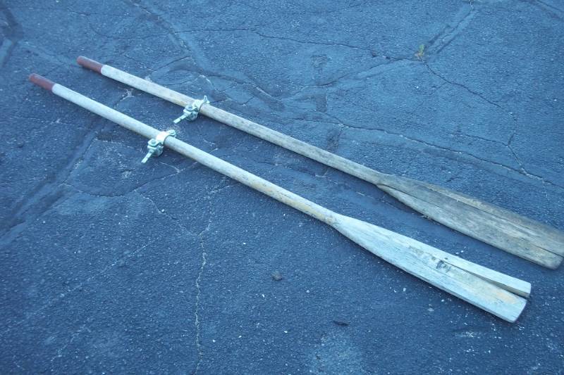 lot 41 image: Pair of boat oars