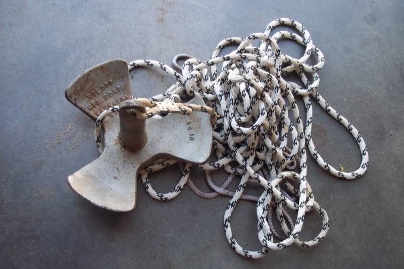 lot 54 image: 18 Pound anchor with rope