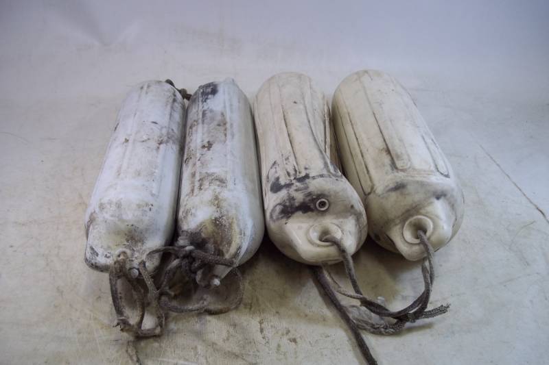 lot 60 image: 4 Boat Bumpers