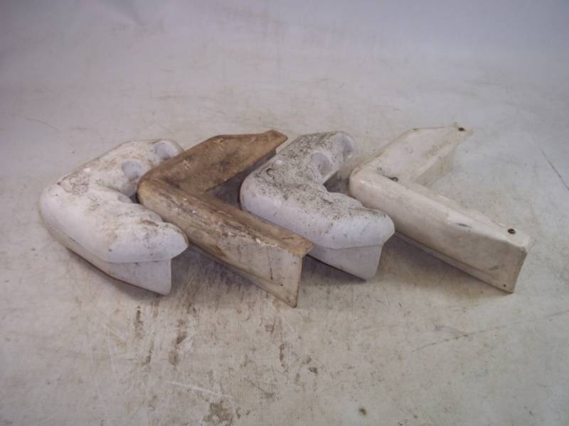 lot 61 image: 4 Corner Dock bumpers