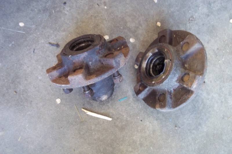 lot 70 image: Pair of Trailer hubs