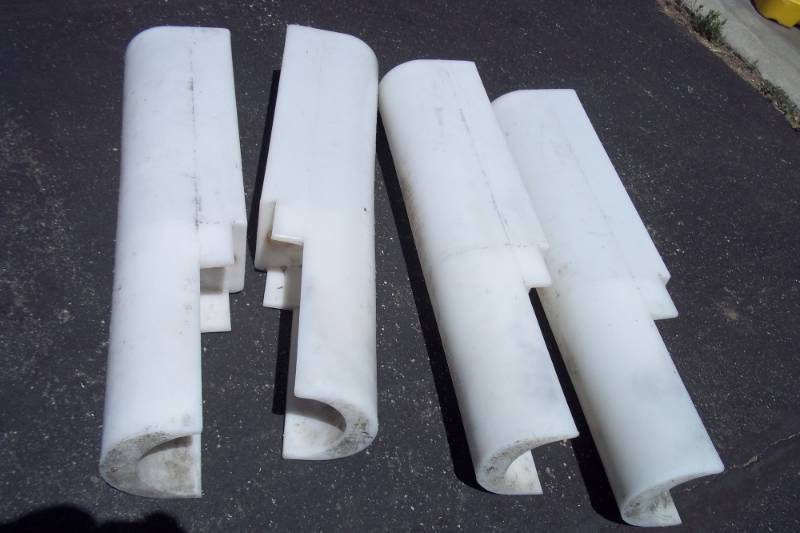 lot 73 image: 4 Dock post bumpers