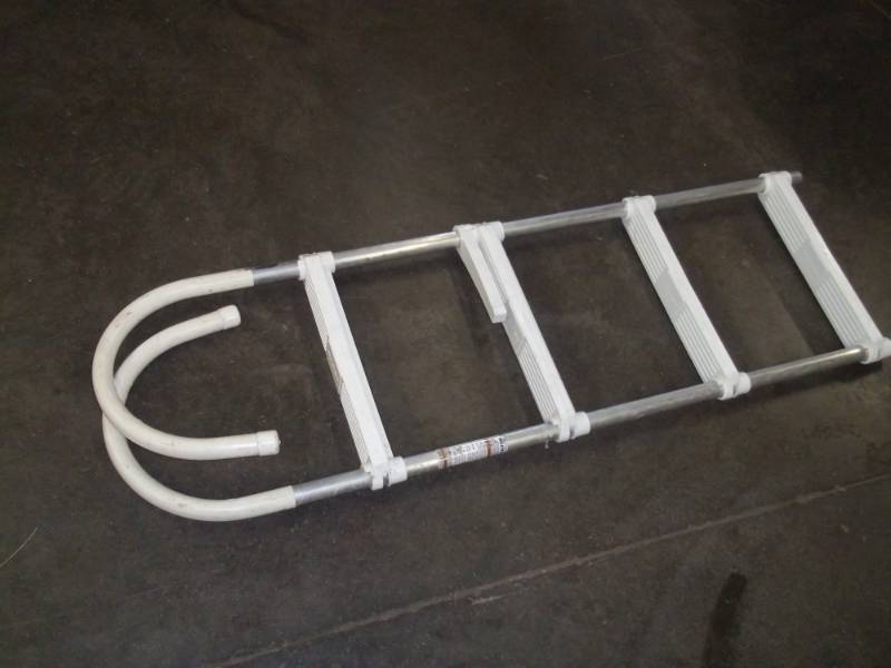 lot 80 image: 4 step boat ladder