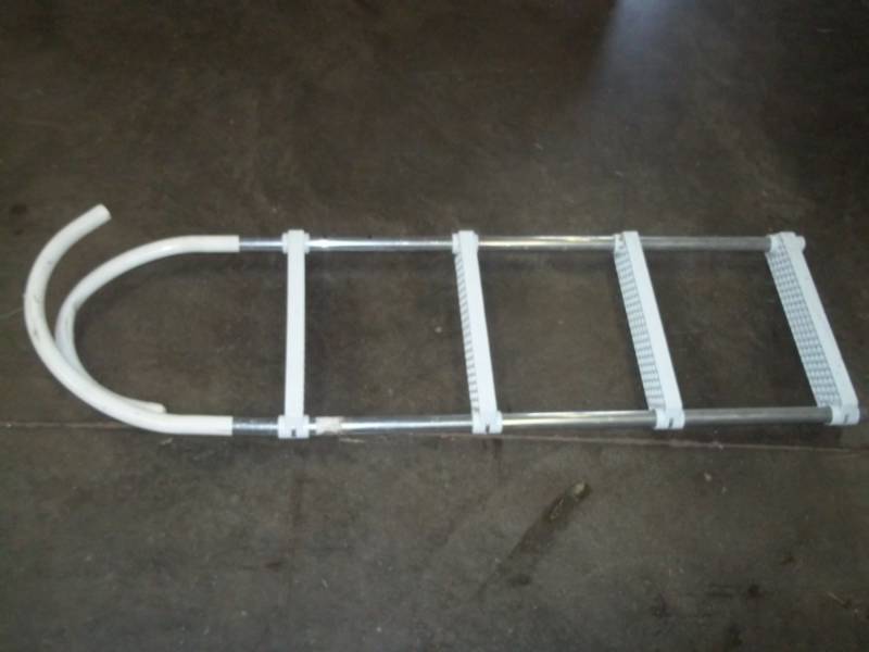 lot 81 image: 4 step boat ladder
