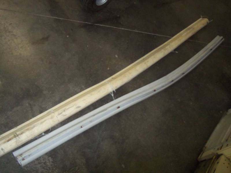 lot 88 image: 2 - 8 Dock Bumpers