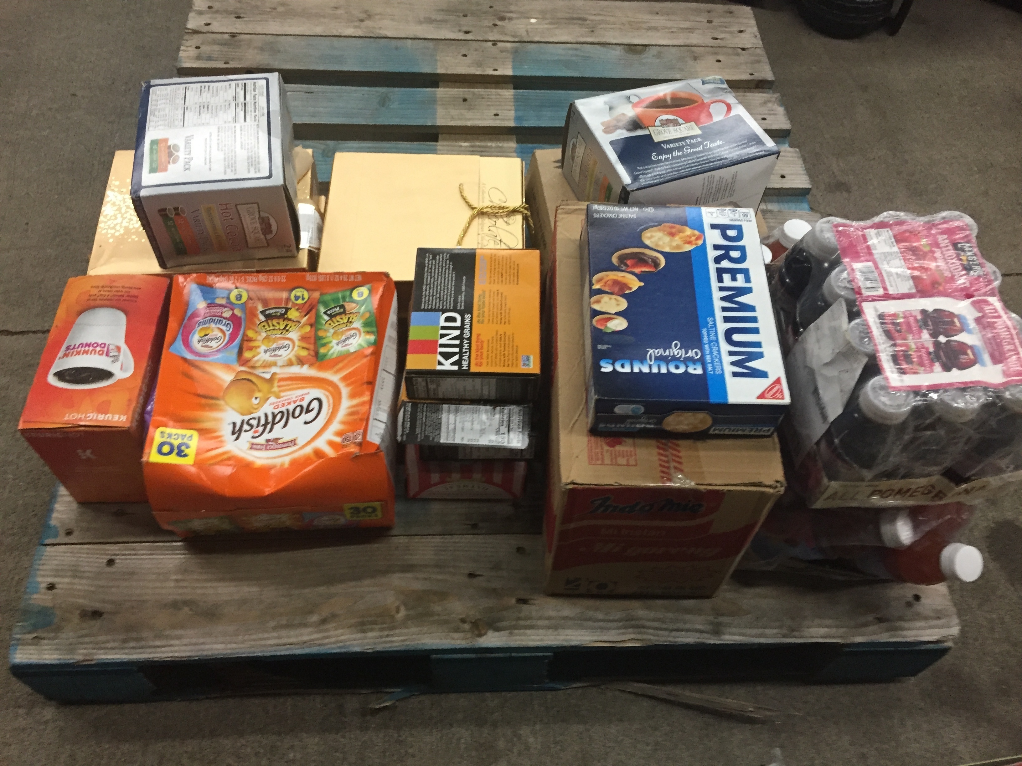 lot 29 image: ASSORTED FOOD PALLET