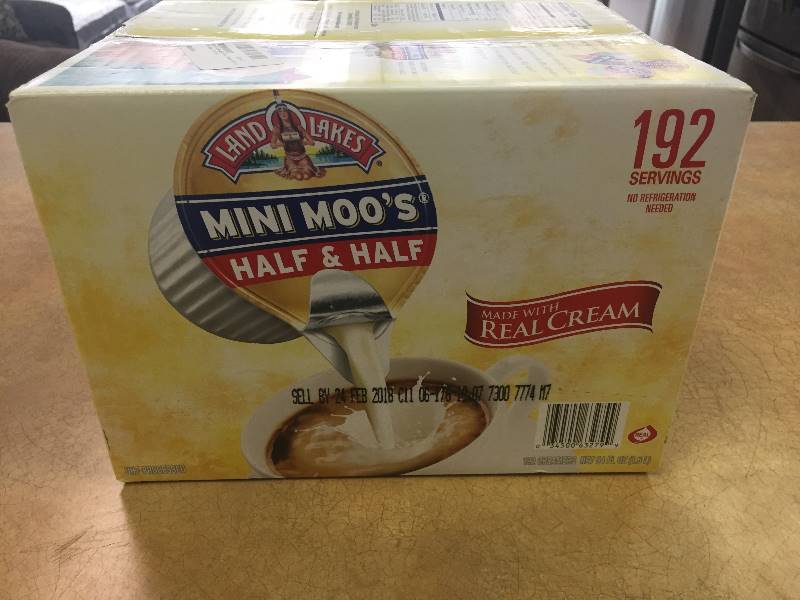 lot 25 image: Land O Lakes Mini Moos Creamer Half and Half Cups 192 Count 54 fl oz