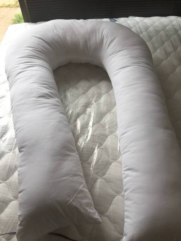 lot 14 image: NEW BodyNest Body Pillow & Pillowcase