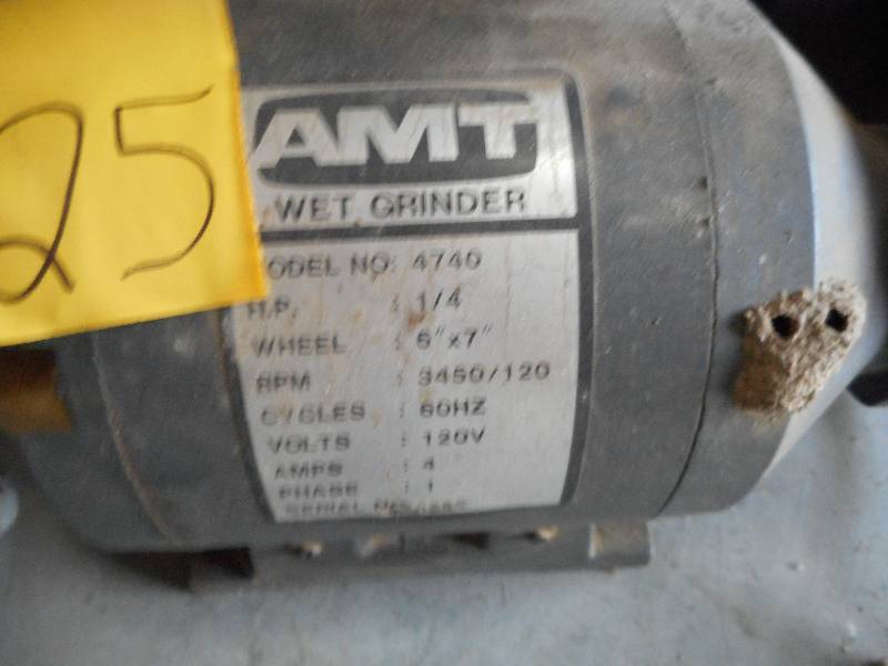 lot 25 image: Wet Grinder