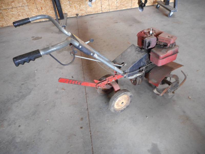 lot 7 image: Tiller
