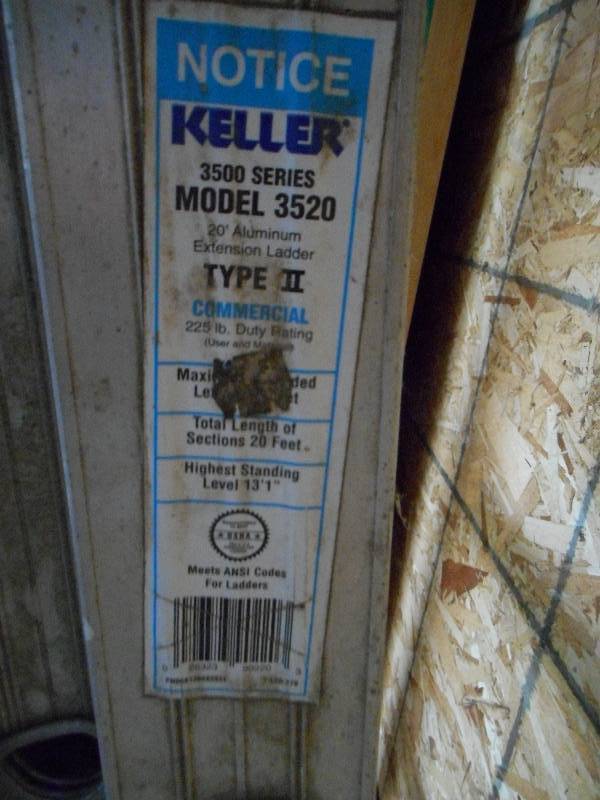lot 13 image: Extension Ladder