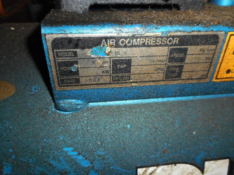 lot 9 image: Air Compressor