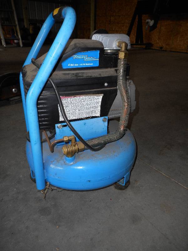 lot 10 image: Air Compressor
