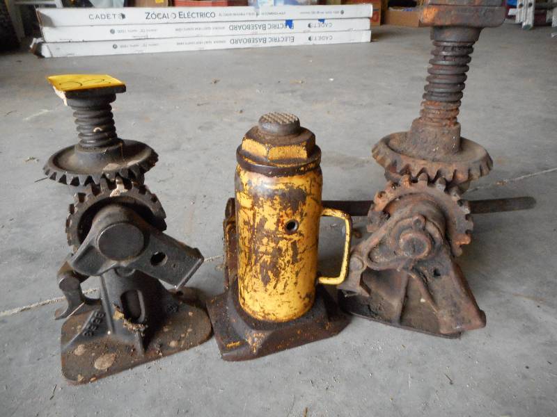 lot 23 image: Jacks