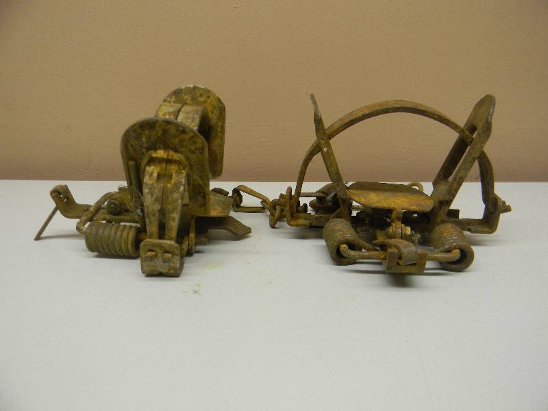 lot 8 image: VINTAGE ANIMAL TRAPS 2 - SEE PICTURES