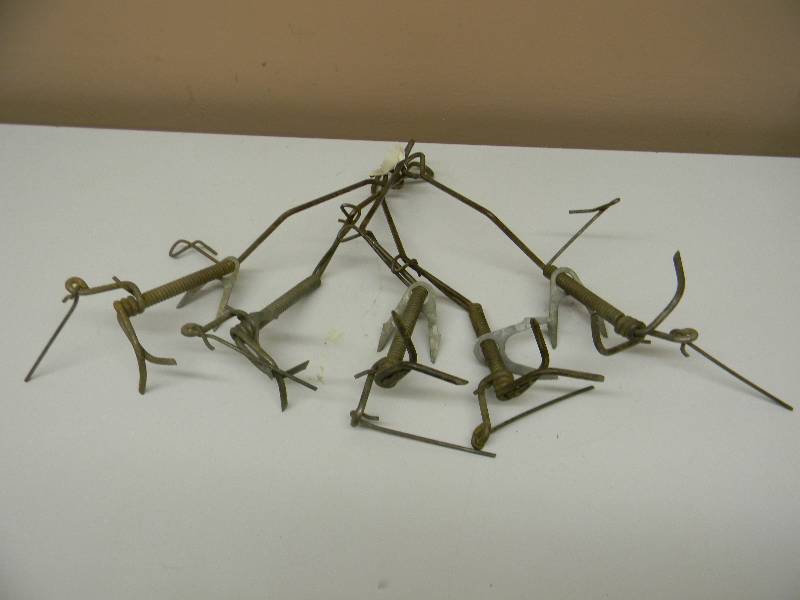lot 10 image: VINTAGE MOLE TRAPS  - SEE PICTURES