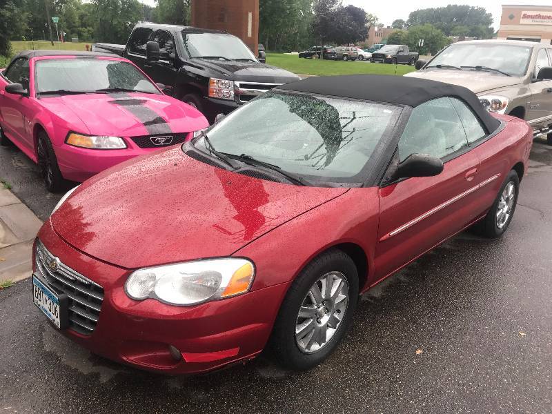 lot 23 image: 2004 Chrysler Sebring Limited Convertible