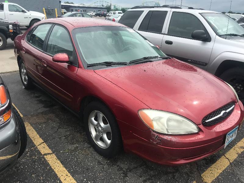 lot 29 image: 2001 Ford Taurus SES