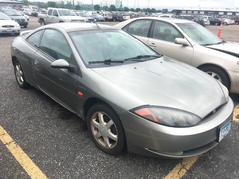 lot 34 image: 2000 Mercury Cougar V6