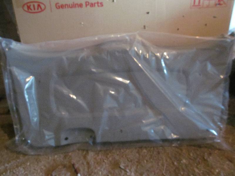 Kia tailgate trim