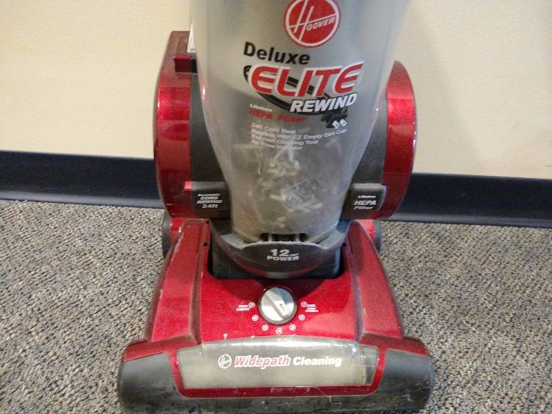 lot 83 image: Hoover Elite Vacuum Cleaner...