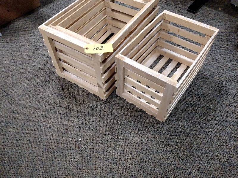 lot 103 image: (4) Display Crates...