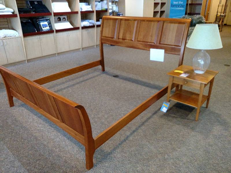 lot 144 image: Copeland Furniture Sarah King Size ...