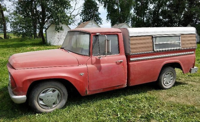 lot 5 image: International 1100 Pick-up Truck with Topper from 1967