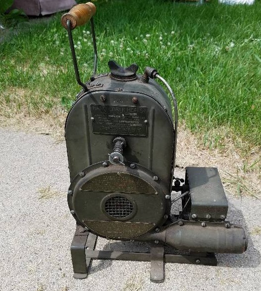 lot 11 image: Antique Hand Crank Heater MN 796-A
