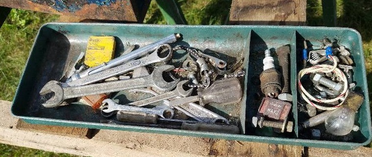 lot 22 image: Contents of tool box