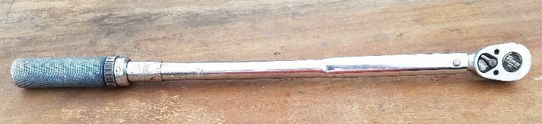 lot 32 image: Snap-on 12 Drive Torque Wrench Series 200 22 long
